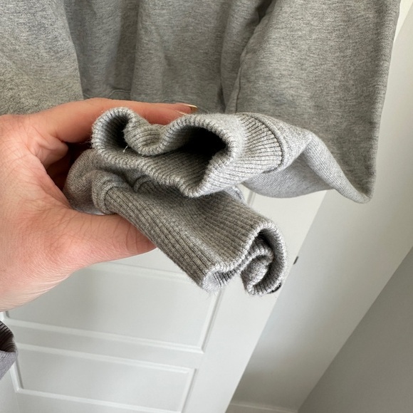 Good American Zodiak Cancer Sign Crew Neck 🦀♋️ - Picture 4 of 4